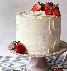 Торт в виде клубники