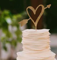 Свадебные торты в форме сердца