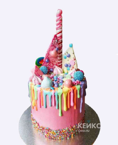 Многоцветный торт девочке на 9 лет со сладостями Многоцветный торт девочке на 9 лет со сладостями Фото