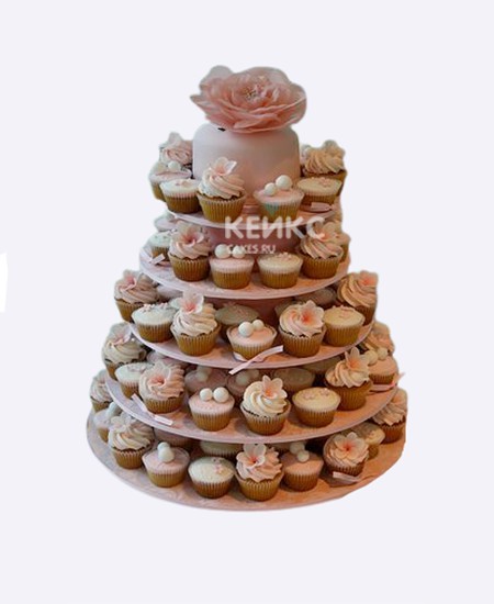 Свадебный торт с капкейками и шикарной розой из мастики Свадебный торт с капкейками и шикарной розой из мастики Фото