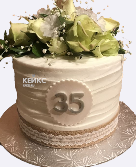 Торт на 35 лет с белыми живыми розами Торт на 35 лет с белыми живыми розами Фото