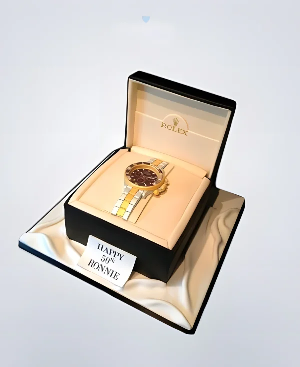 Торт в виде часов в черной коробке Фото