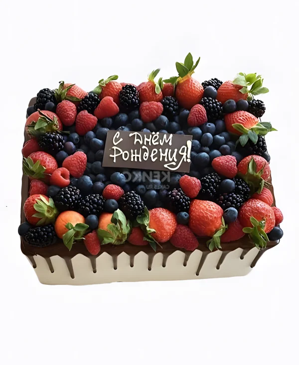 Торт прямоугольный с ягодами и надписью из шоколада Фото