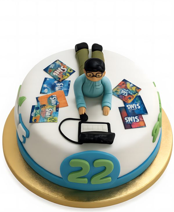 Торт в стиле Симс4 и фигуркой мужчины Фото