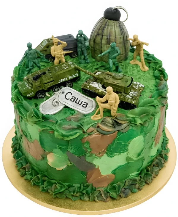 Зеленый кремовый торт с военными Фото