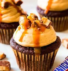 Капкейки Сникерс