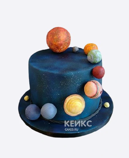 Аккуратный космический торт с планетами Аккуратный космический торт с планетами Фото