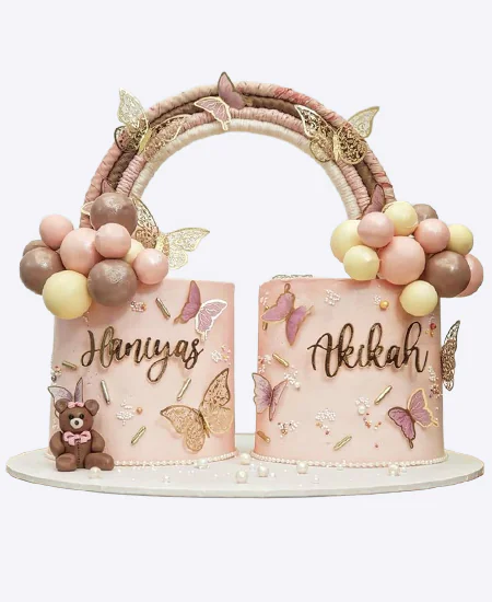 Милые тортики с мишкой и бабочками для девочек двойняшек Фото