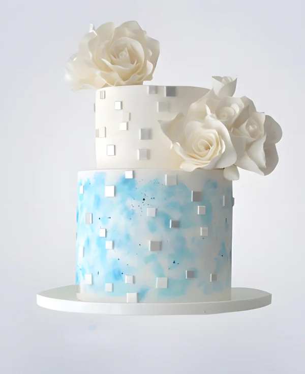 Бело-голубой торт букет с белыми цветами Фото