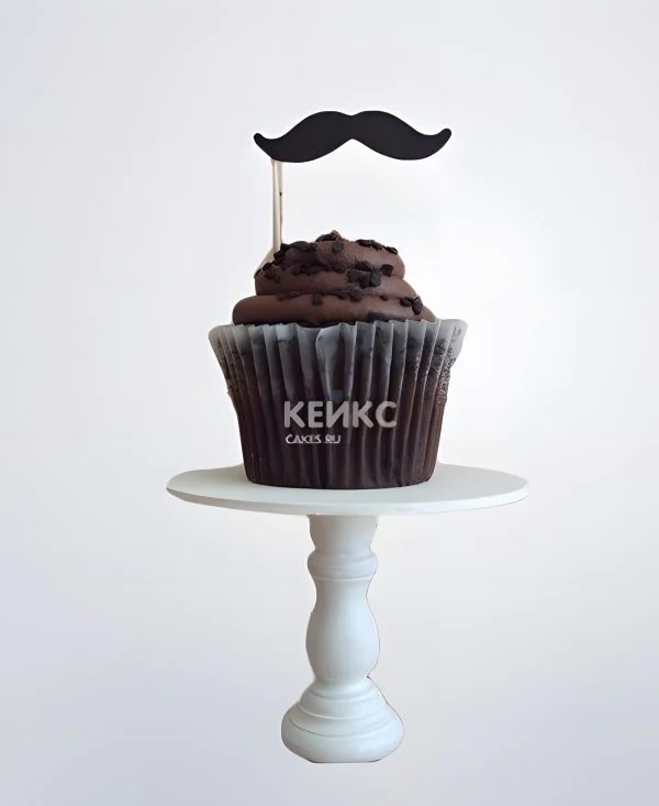 Коричневые капкейки с усами парню Фото
