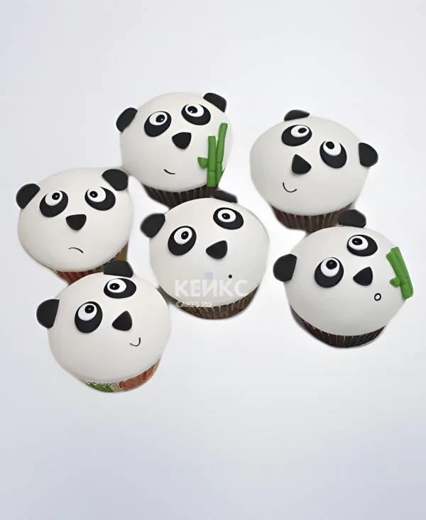 Капкейки с мишками панда Фото