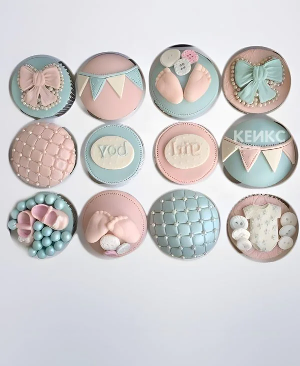 Капкейки на рождение девочки в нежно голубом и розовом оттенках Фото