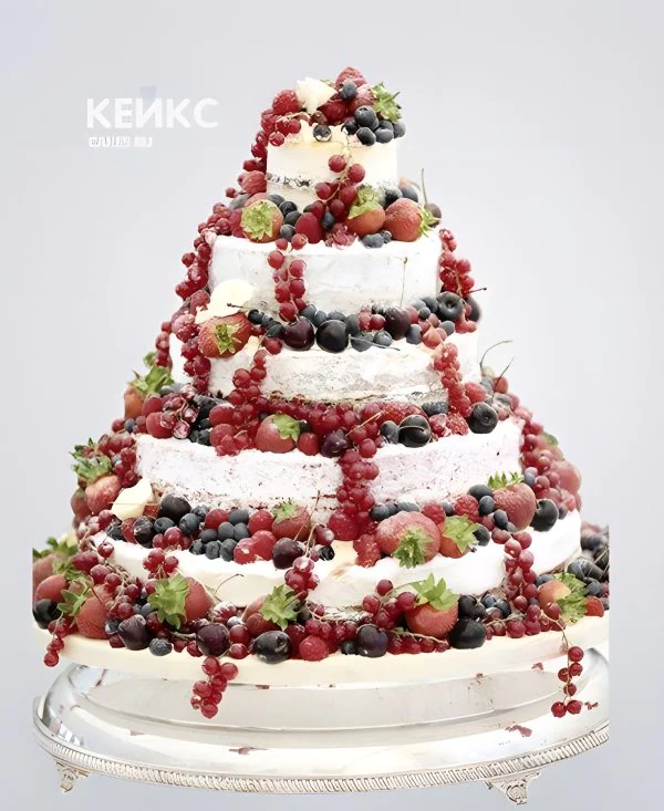 Свадебный торт голый пятиярусный, изобилие ягод Фото