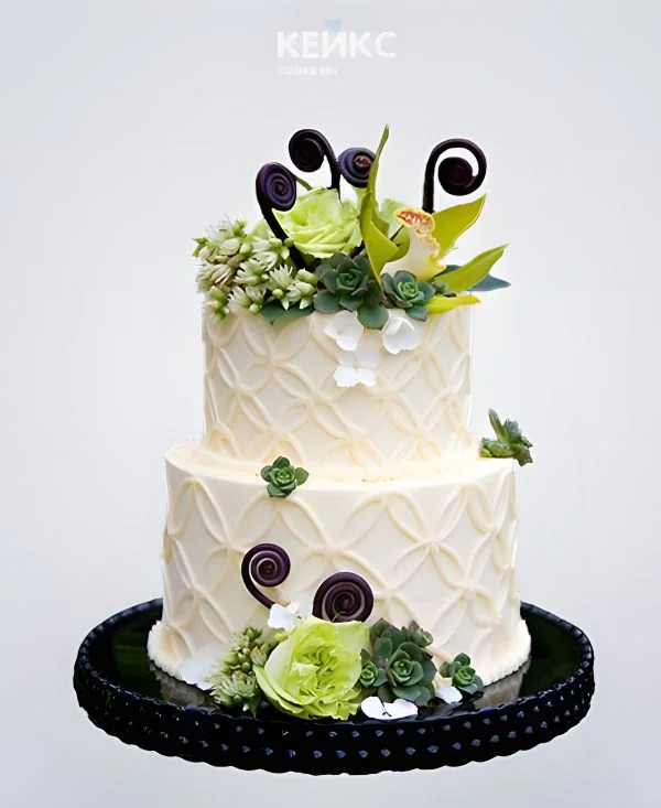 Свадебный торт с зелеными цветами Фото