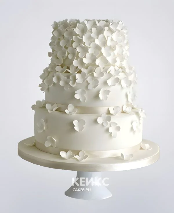 Свадебный торт с белыми кружевами Свадебный торт с белыми кружевами Фото