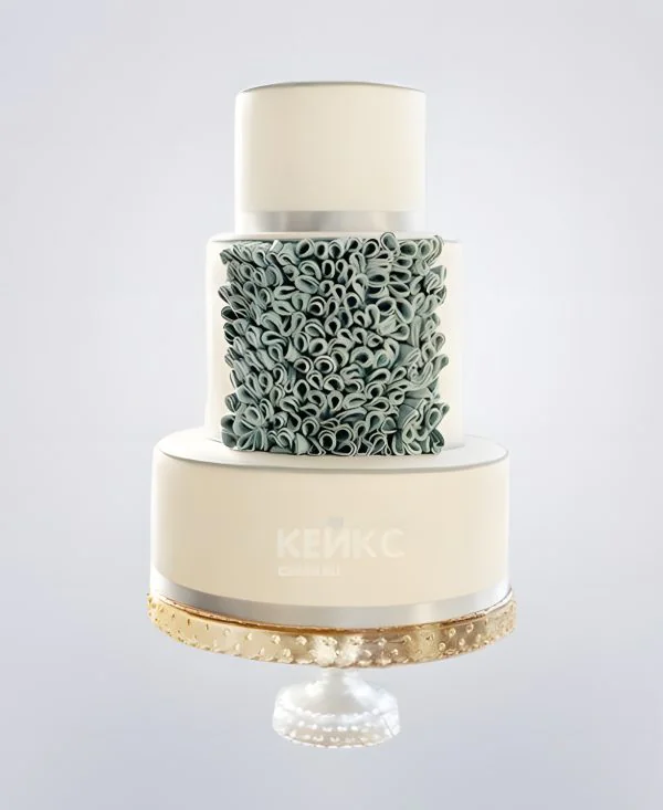 Трехъярусный свадебный торт с кружевом Трехъярусный свадебный торт с кружевом Фото