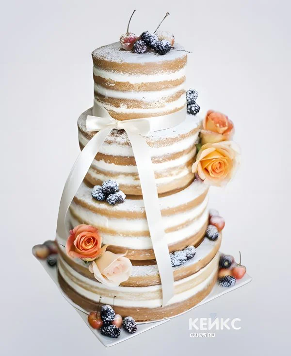 Свадебный торт с розами и ягодами Свадебный торт с розами и ягодами Фото