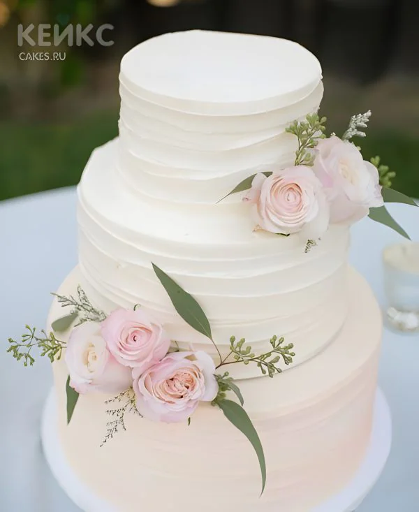 Свадебный торт с нежными розами Свадебный торт с нежными розами Фото