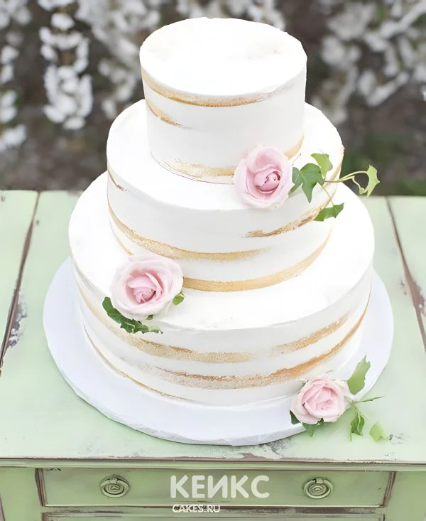 Свадебный торт с розами с открытыми коржами Свадебный торт с розами с открытыми коржами Фото