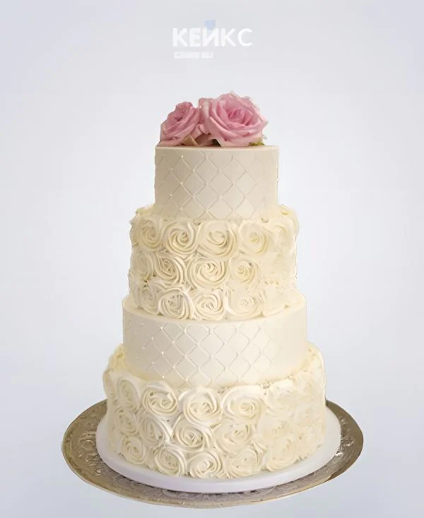 Шикарный свадебный торт с розовыми розами Шикарный свадебный торт с розовыми розами Фото