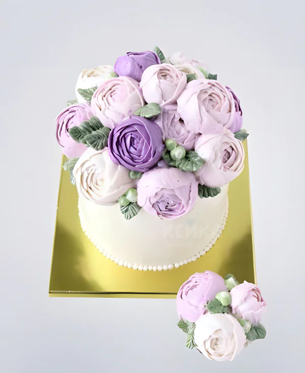 Торт букет с фиолетовыми цветами Торт букет с фиолетовыми цветами Фото