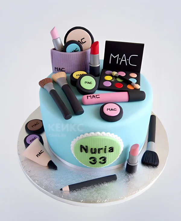 Торт голубого цвета в виде косметики Торт голубого цвета в виде косметики Фото