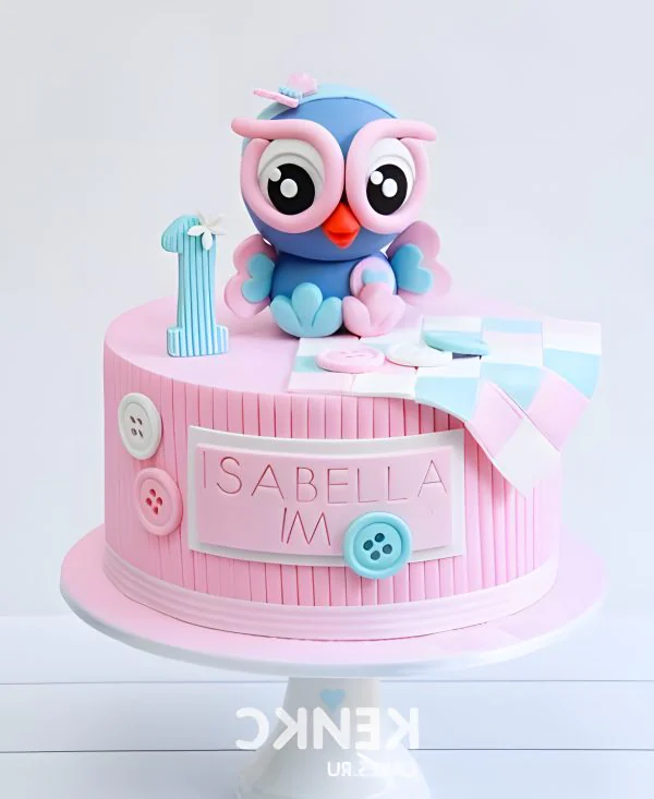 Розовый торт с совенком и пуговичками Розовый торт с совенком и пуговичками Фото