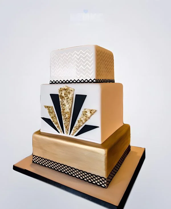 Бело-золотой торт на корпоратив с квадратными ярусами Фото