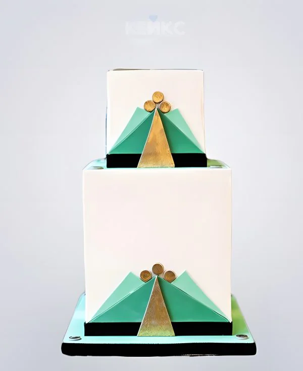 Торт на корпоратив с пирамидами Фото