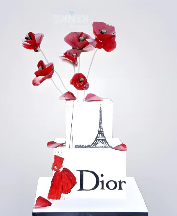 Элегантный французский торт с красными маками и логотипом Элегантный французский торт с красными маками и логотипом Фото