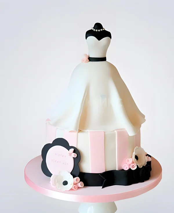 Торт в виде белого свадебного платья Торт в виде белого свадебного платья Фото