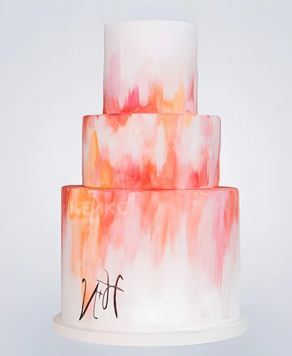 Свадебный пастельный торт с инициалами Фото