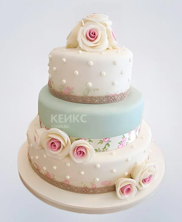 Свадебный торт в стиле Шебби Шик с лентой с цветочным принтом Свадебный торт в стиле Шебби Шик с лентой с цветочным принтом Фото