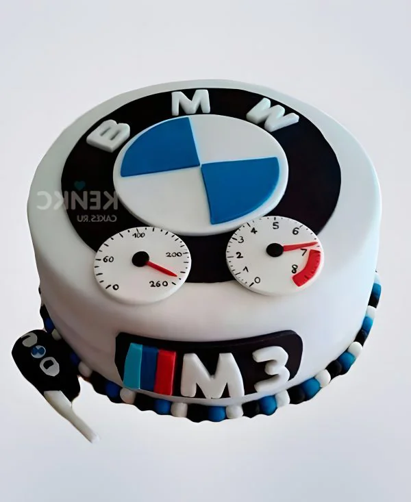 Торт с эмблемой и ключами BMW Фото