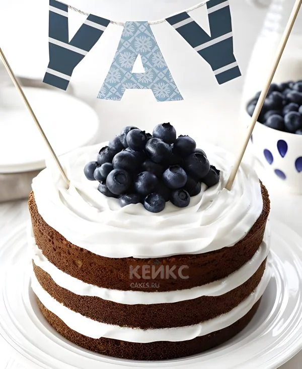 Торт с виноградом и гирляндой Торт с виноградом и гирляндой Фото