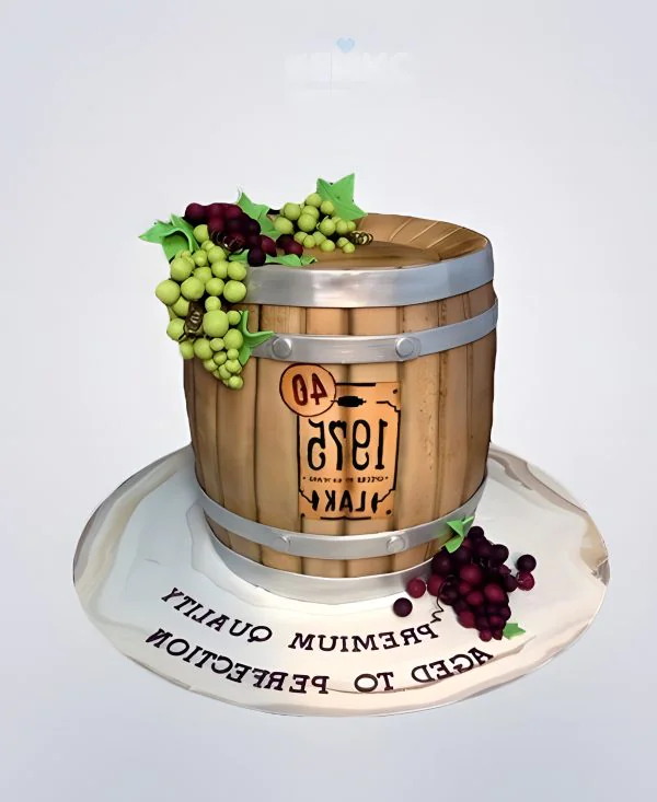 Торт бочонок спиртного с виноградом Торт бочонок спиртного с виноградом Фото