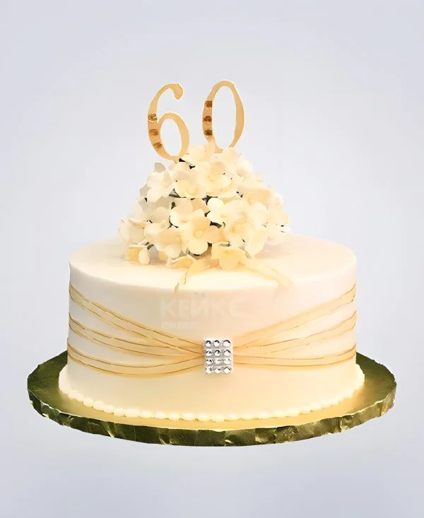 Персиковый торт с цветами и цифрой Персиковый торт с цветами и цифрой Фото