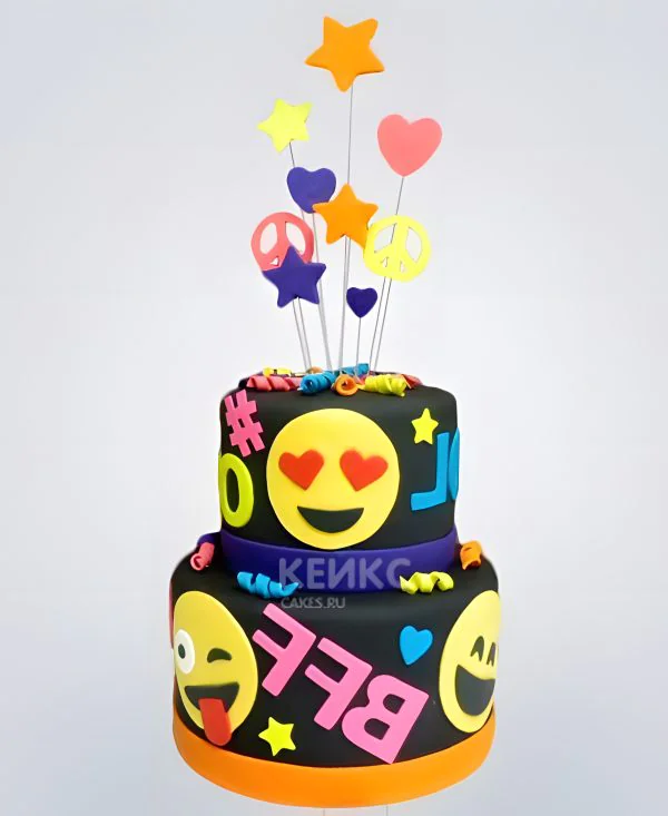 Торт с разными смайлами и фигурами Фото