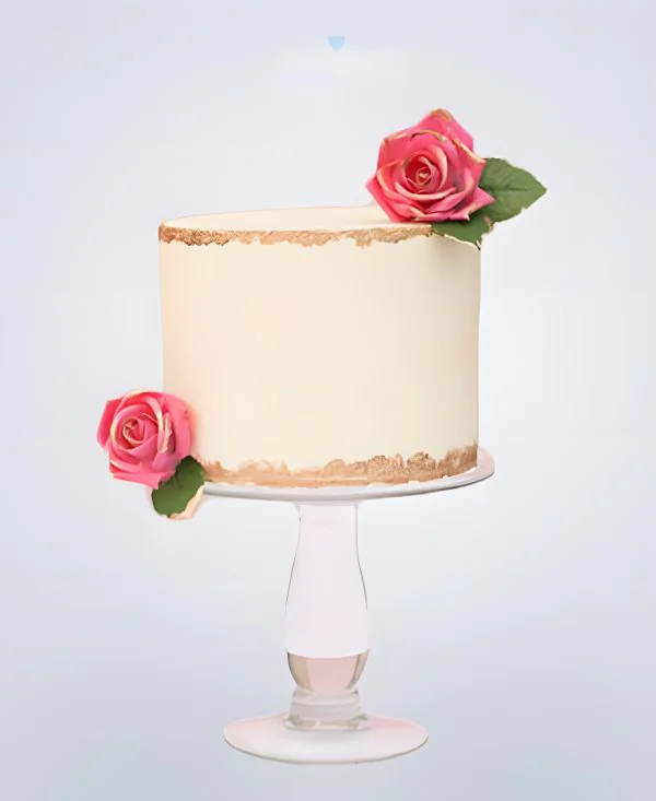 Бежевый торт с розами Бежевый торт с розами Фото