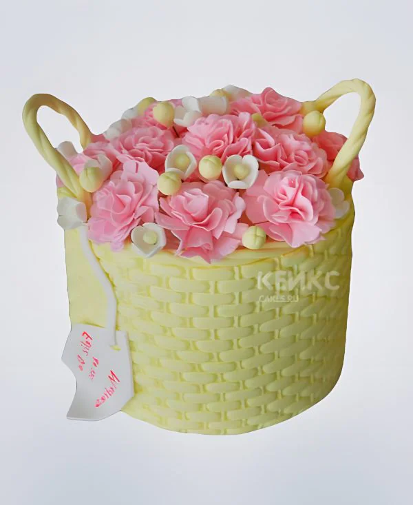 Торт в виде корзины с розовыми цветами Фото