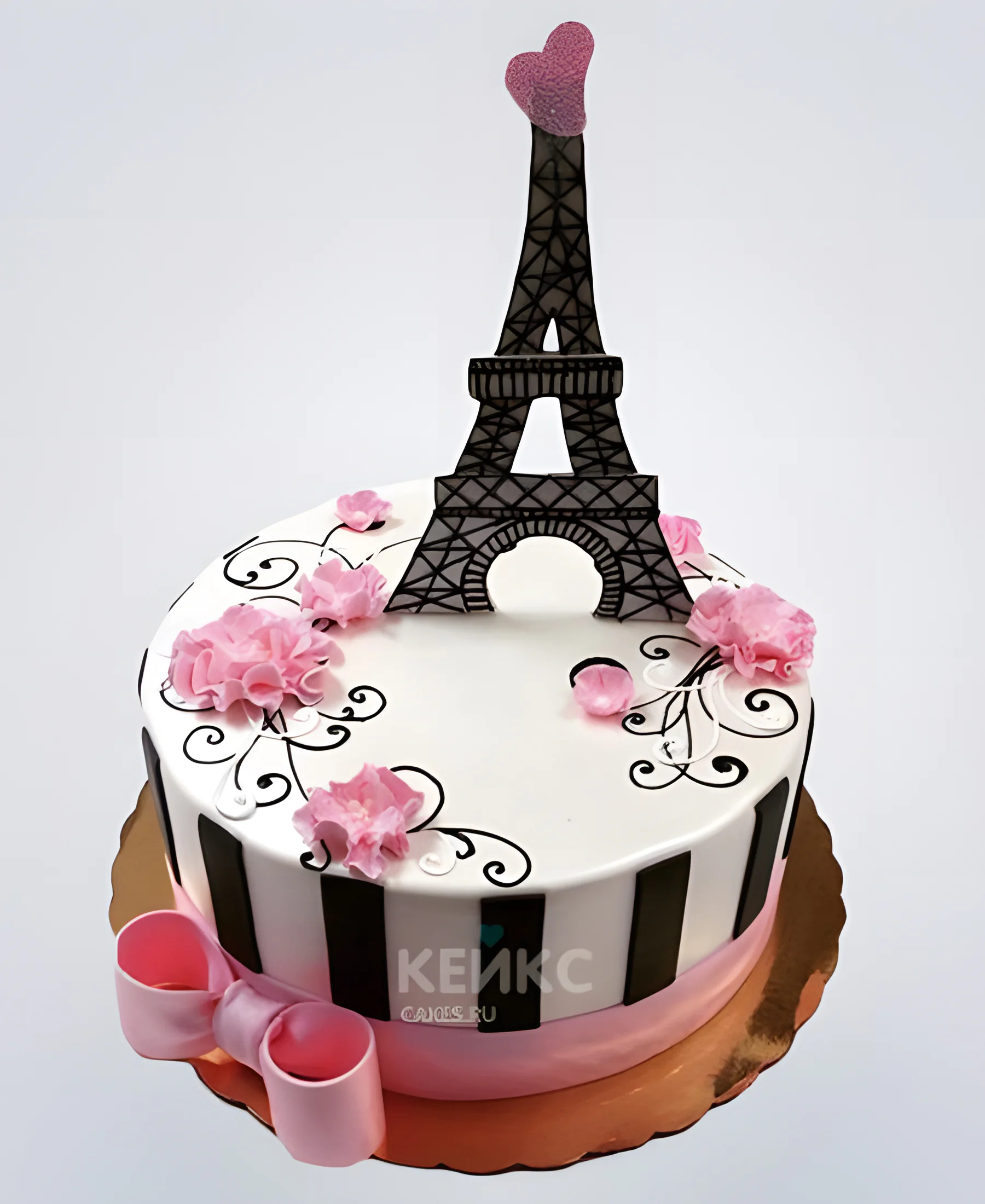 Торт с Эйфелевой башней для девушки Фото