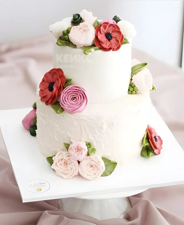 Двухъярусный торт из крема в Корейском стиле с цветами Двухъярусный торт из крема в Корейском стиле с цветами Фото