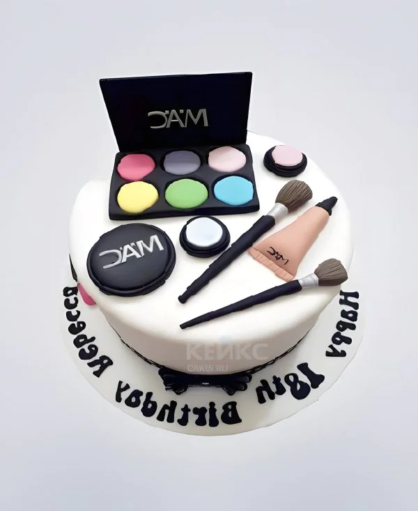 Белый торт Косметичка с бантом Белый торт Косметичка с бантом Фото