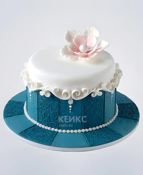 Торт Ламбет с цветком из мастики Фото