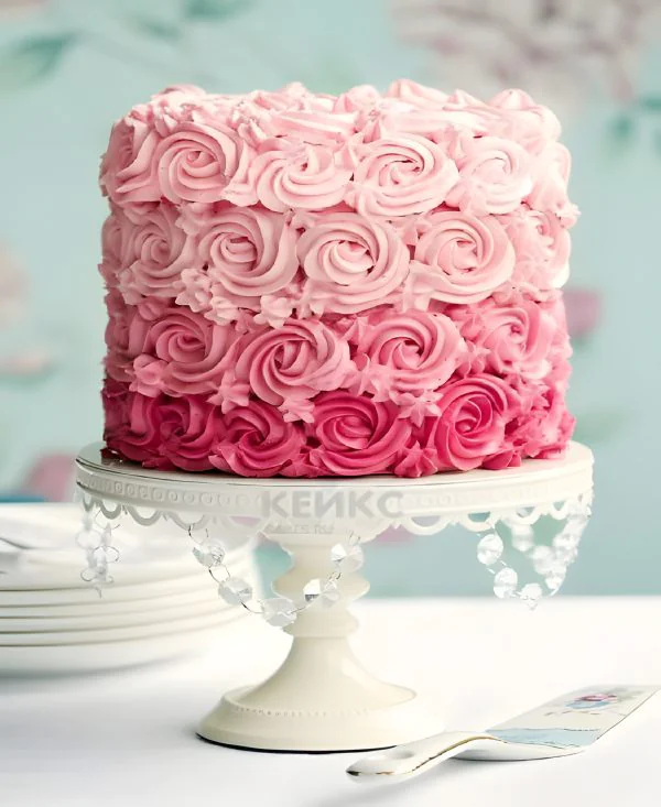 Розовый торт для мамы без мастики Фото