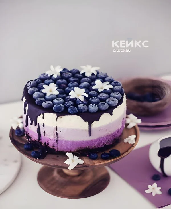 Торт для мамы с ягодами и без мастики Торт для мамы с ягодами и без мастики Фото