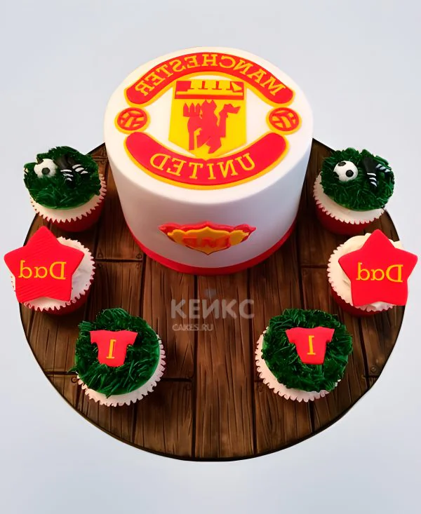 Мастичный торт Манчестер Юнайтед с капкейками Мастичный торт Манчестер Юнайтед с капкейками Фото
