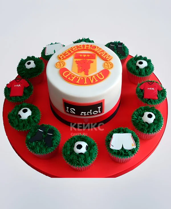 Торт с логотипом Манчестер Юнайтед и капкейками Торт с логотипом Манчестер Юнайтед и капкейками Фото