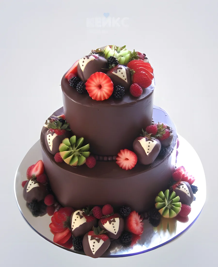 Вкусный шоколадный торт с фруктами Вкусный шоколадный торт с фруктами Фото