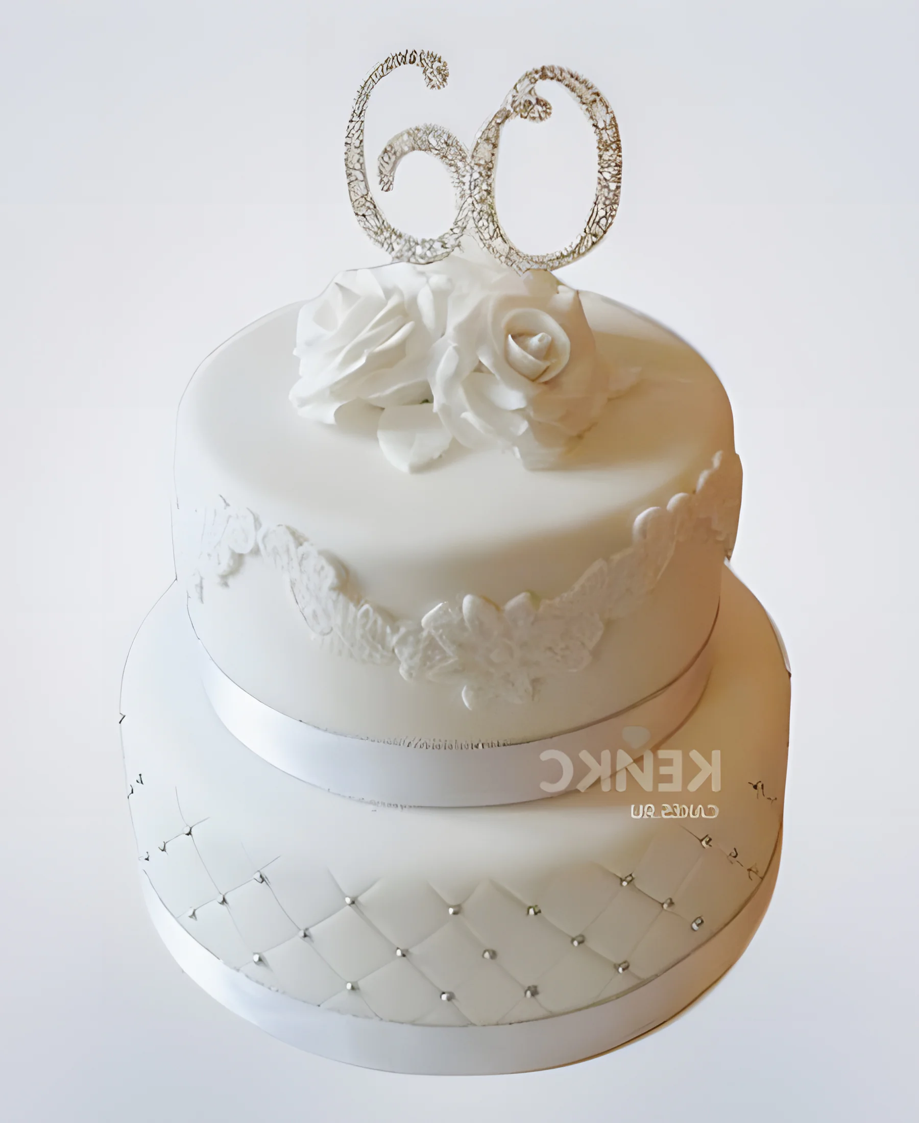 Торт на бриллиантовую свадьбу с узорами и розами Фото